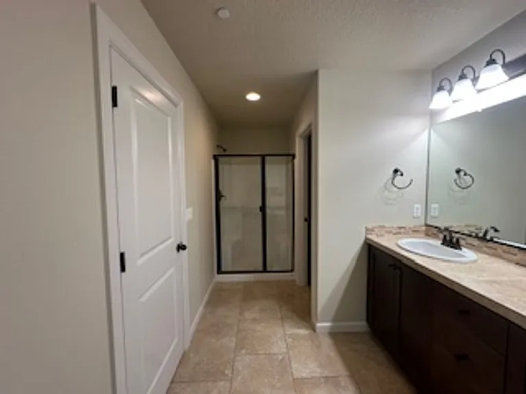 10136 SW Barber St — Photo 37