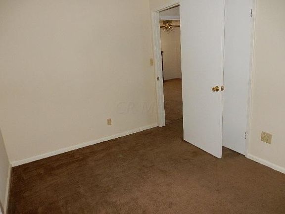 4th image of 103 Whiteheirs St