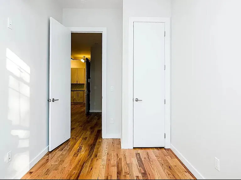 330 Harman St #1L — Photo 11