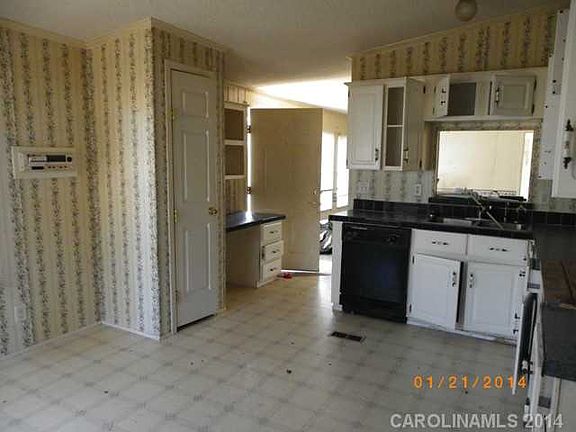 2nd image of 2543 Oakwood Cir