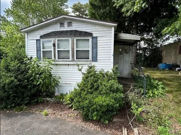 12 Navajo Ln #12, Lehighton, PA 18235