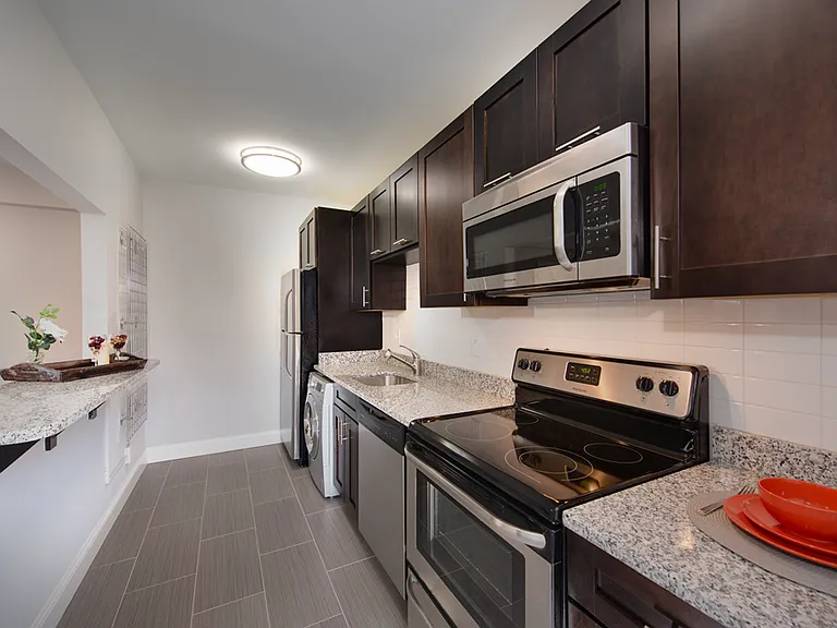 The Metropolitan Apartments Kitchen Corner