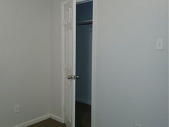 4th image of 213 E Vista Dr
