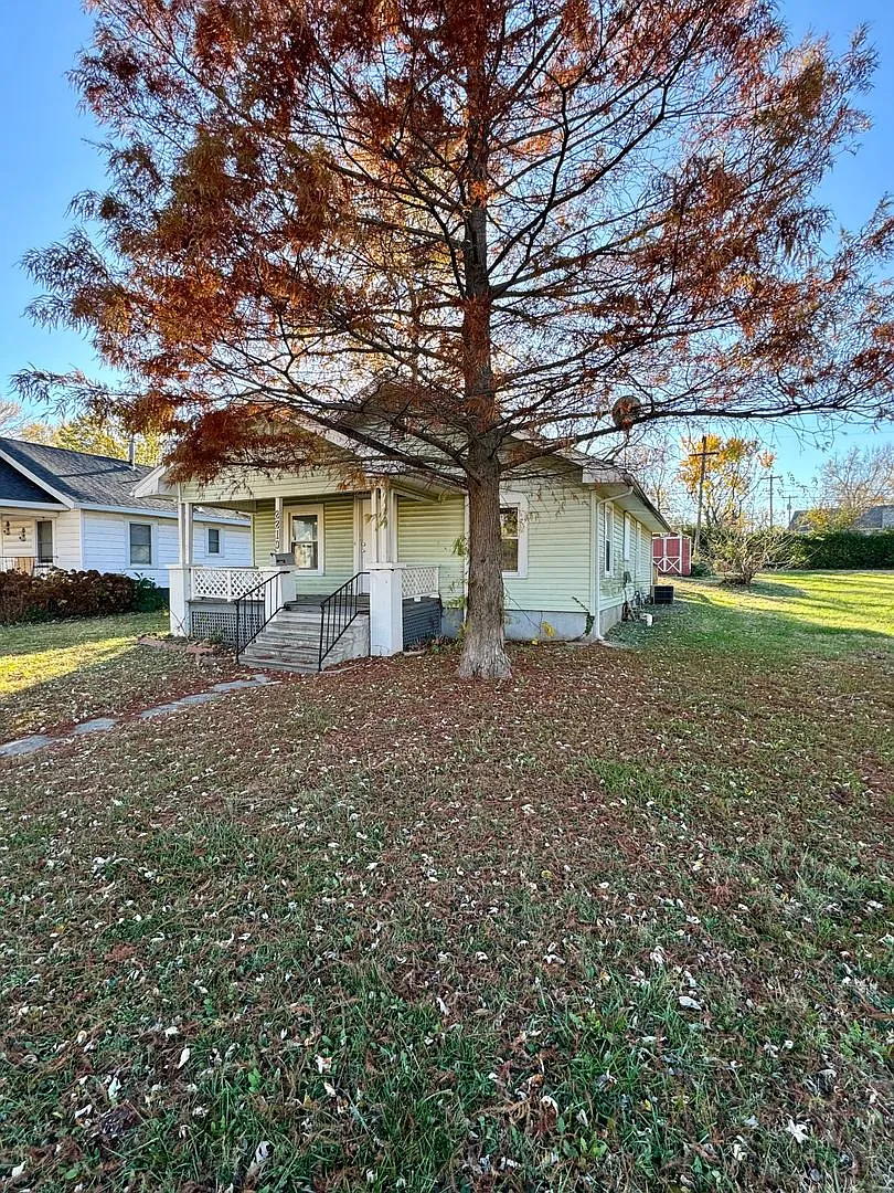 2 bedroom/1 bathroom — Photo 1