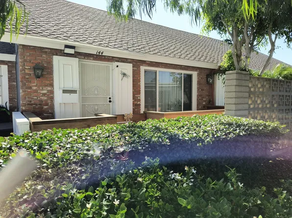 144 Yorktown Ln, Costa Mesa, CA 92626