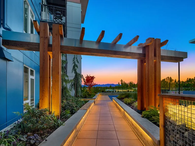 SKY Sammamish — Photo 21