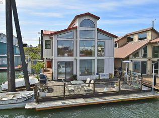 331 NE Bridgeton Rd SLIP 11, Portland, OR 97211