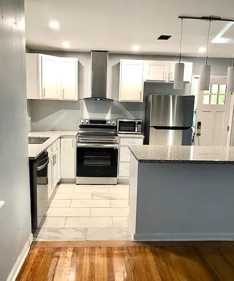 2440 Edgewater Dr SW — Photo 6
