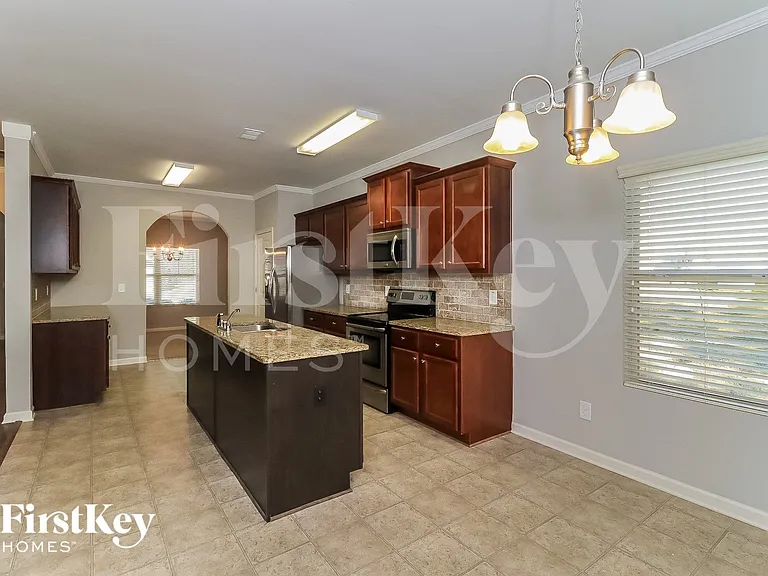 111 Westridge Cir — Photo 6