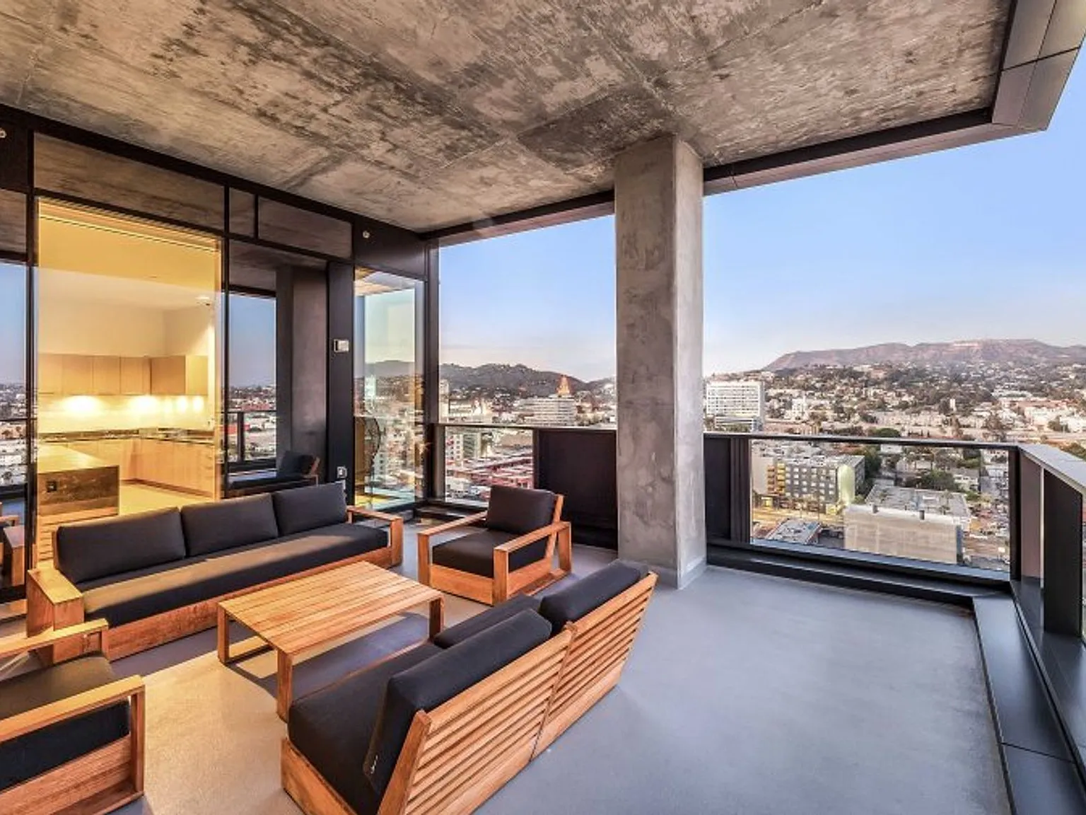Sky Hollywood — Photo 3
