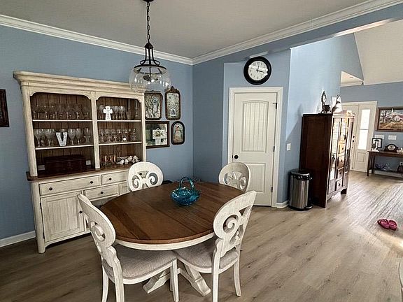 4th image of 109 Greenleaf Way