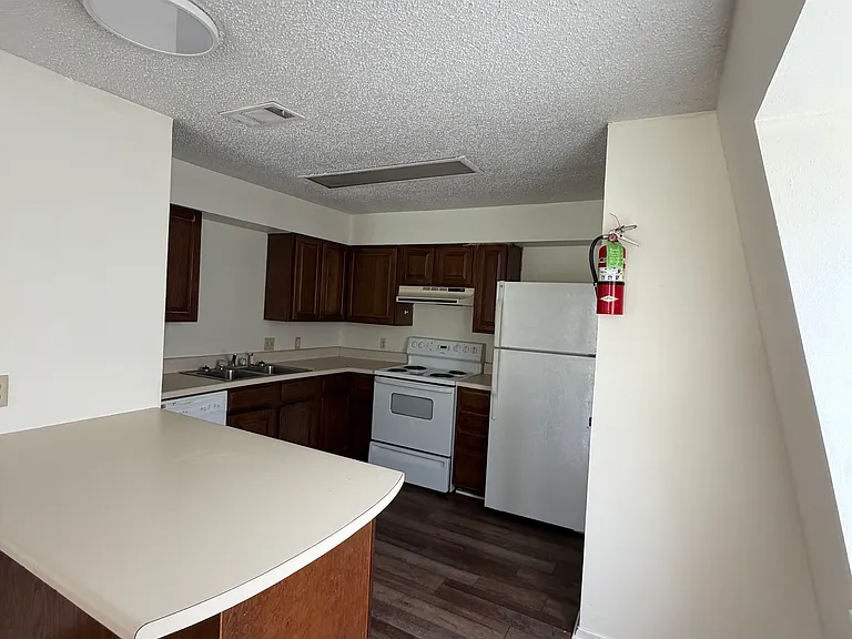 2300 Rusty Ln #17 — Photo 3
