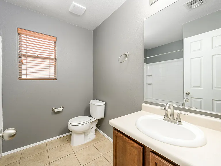 5815 E Grove Ave — Photo 11