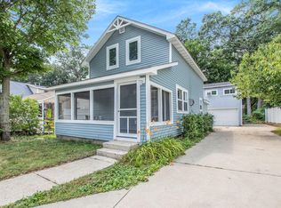 17329 Coles Park Rd, Spring Lake, MI 49456