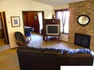 9721 Cimarron Trl, Minnetonka, MN 55305