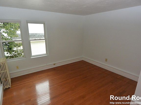 5th image of 66 Pleasant St #1C