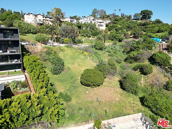 3rd image of 3526 Loma Lada Dr