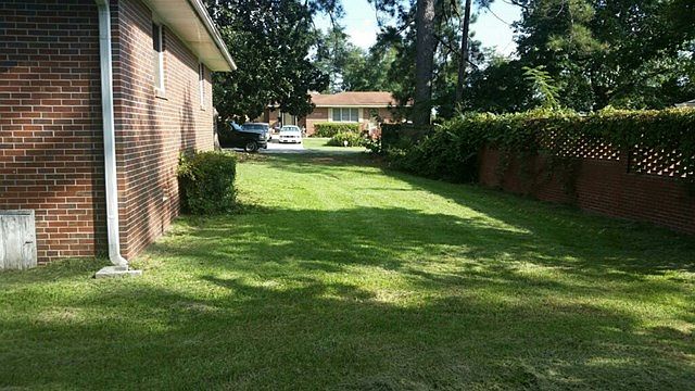2nd image of 1815 Sussex Dr Unit 105