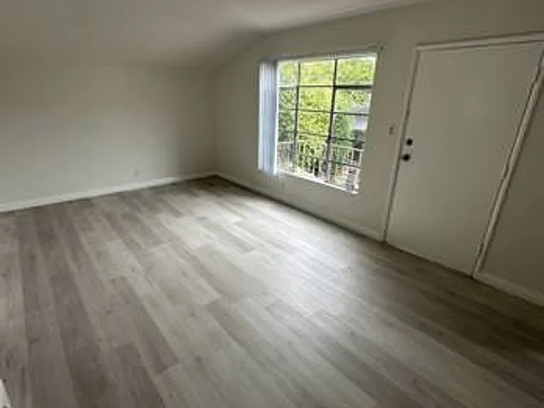 f7124 — Photo 18