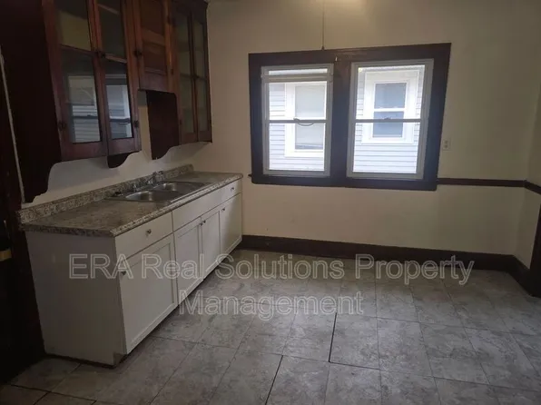 2282 Saratoga Ave, Cleveland, OH 44109