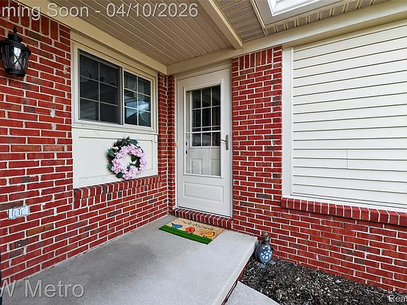 3rd image of 4662 Summer Ridge Dr
