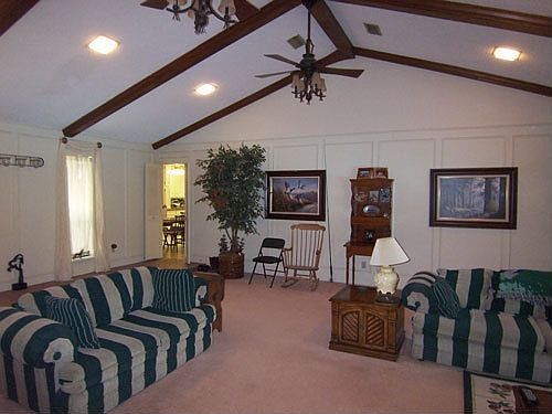 3rd image of 213 Kerria Ave