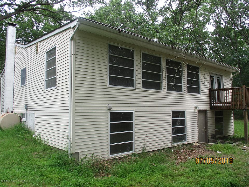 2nd image of 397 Oak Glen Rd