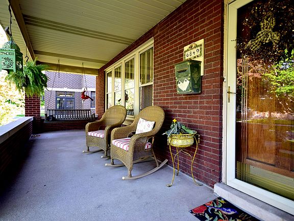 3rd image of 6849 N Oriole Ave