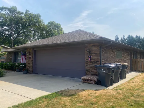 2835 Lincoln Ave, Saint Joseph, MI 49085