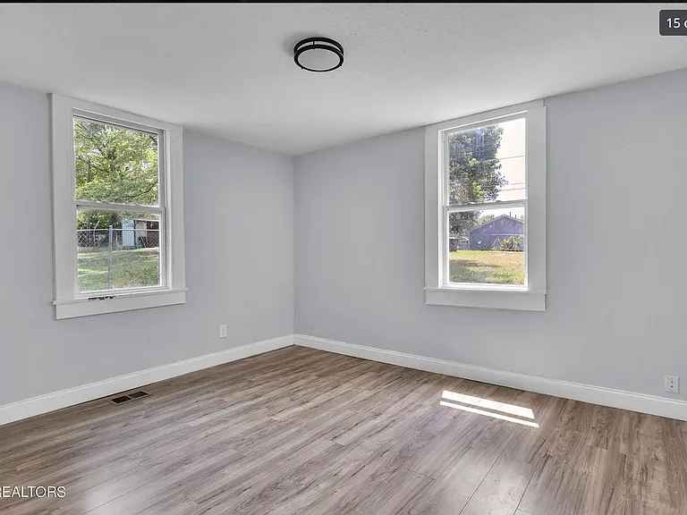 2410 Jefferson Ave — Photo 20