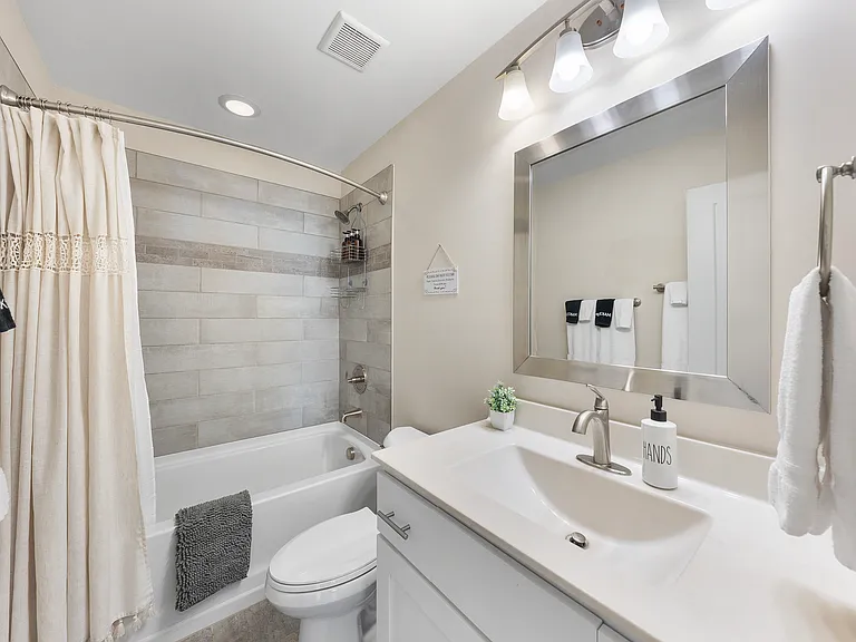 104 S Pettigrew St — Photo 21