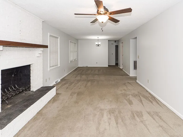 305 Chessington Cir — Photo 13