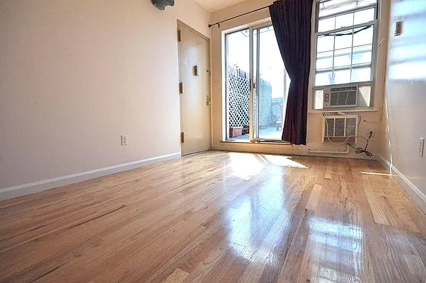 Rented by REAL New York | media 10