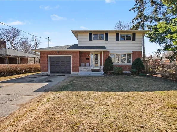 144 Avondale Rd, Cambridge, ON N3C 2E7
