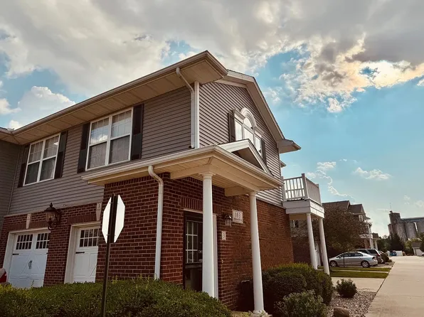 106 Essex Ln, Savoy, IL 61874
