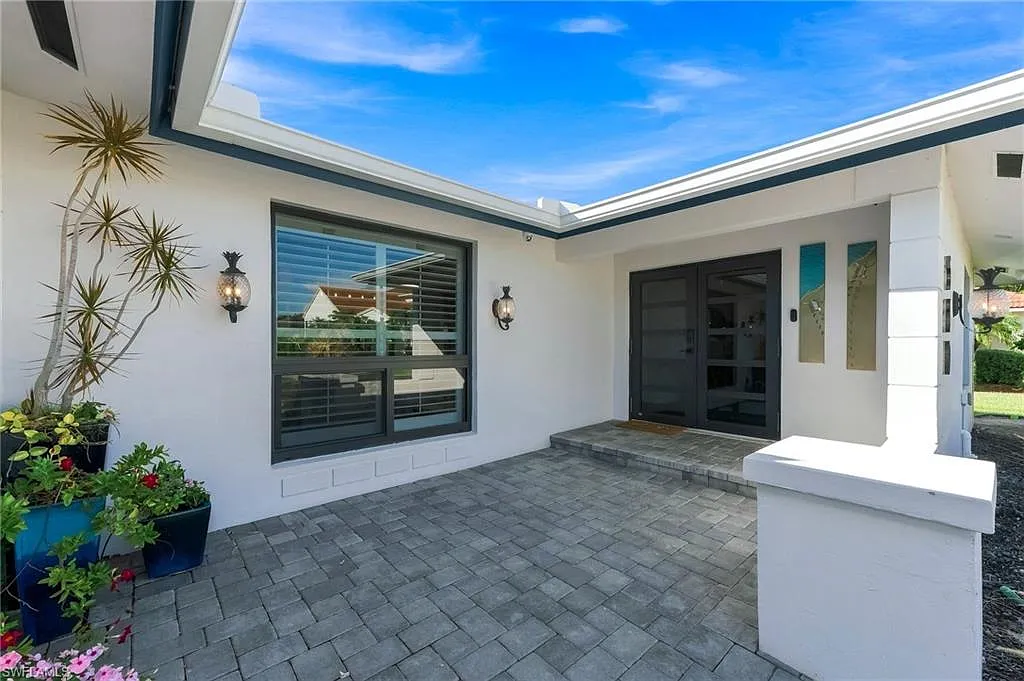 3 bed, 3.0 bath, 1744 sqft, $12,000 — Photo 4