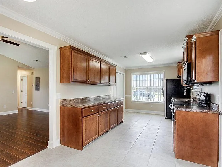 721 Cindy Ln — Photo 14