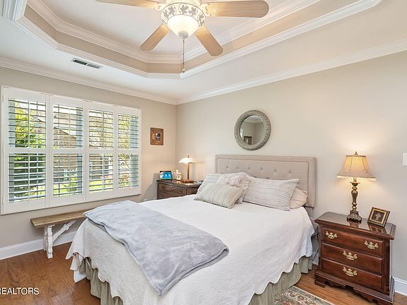 4th image of 6731 La Christa Way