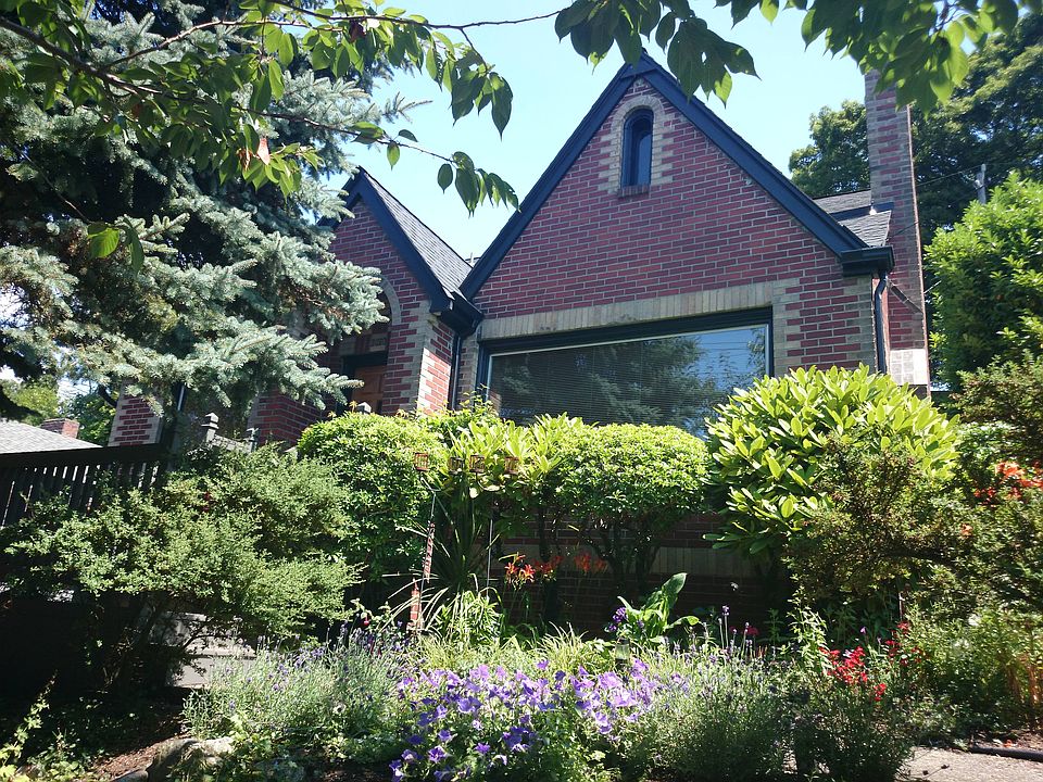 2nd image of 3010 11th Ave W