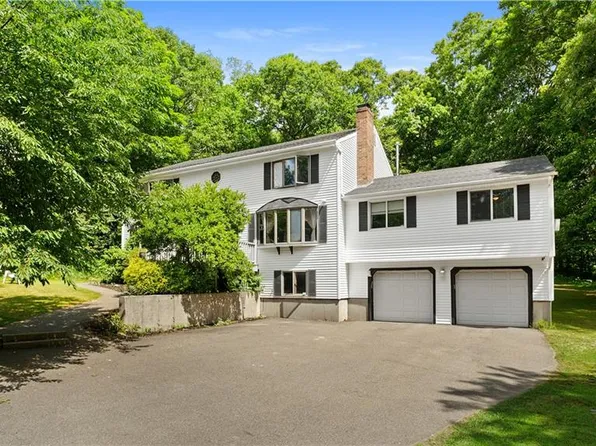 185 Scott Rd, Cumberland, RI 02864