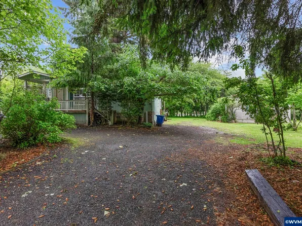 690 N River Bend Rd, Otis, OR 97368