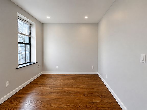 4th image of 43-07 31st Ave #3R