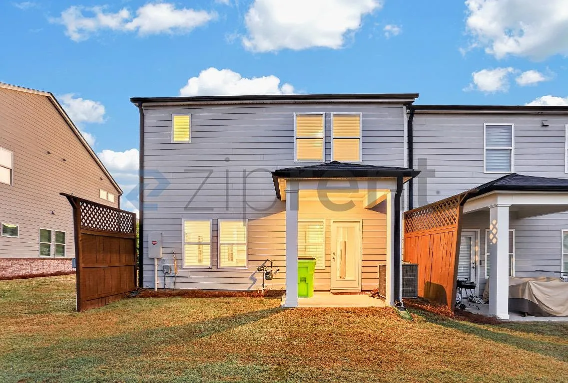 3 bed, 2.5 bath, 1962 sqft, $2,800 — Photo 3