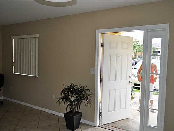 5th image of 2036 NE 167th St APT 3-130