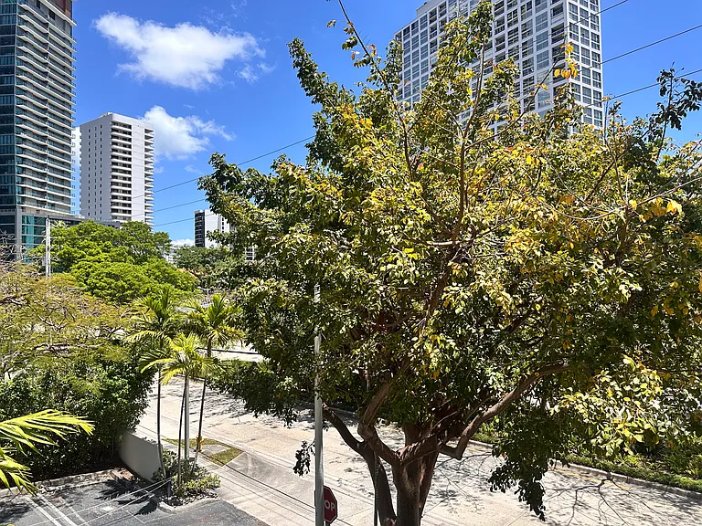 Brickell Ave — Photo 10