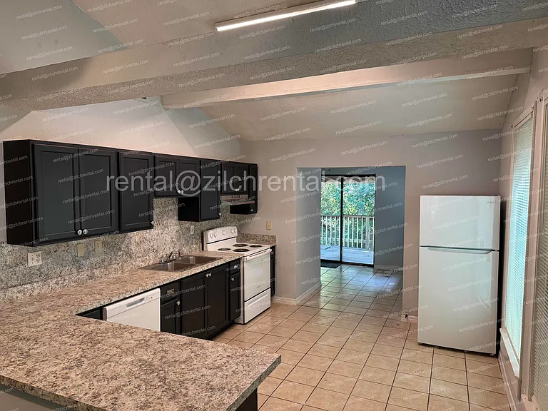 25594 W Spruce St — Photo 3