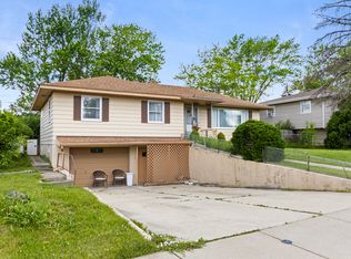 2021 Leness Ln, Crest Hill, IL 60403