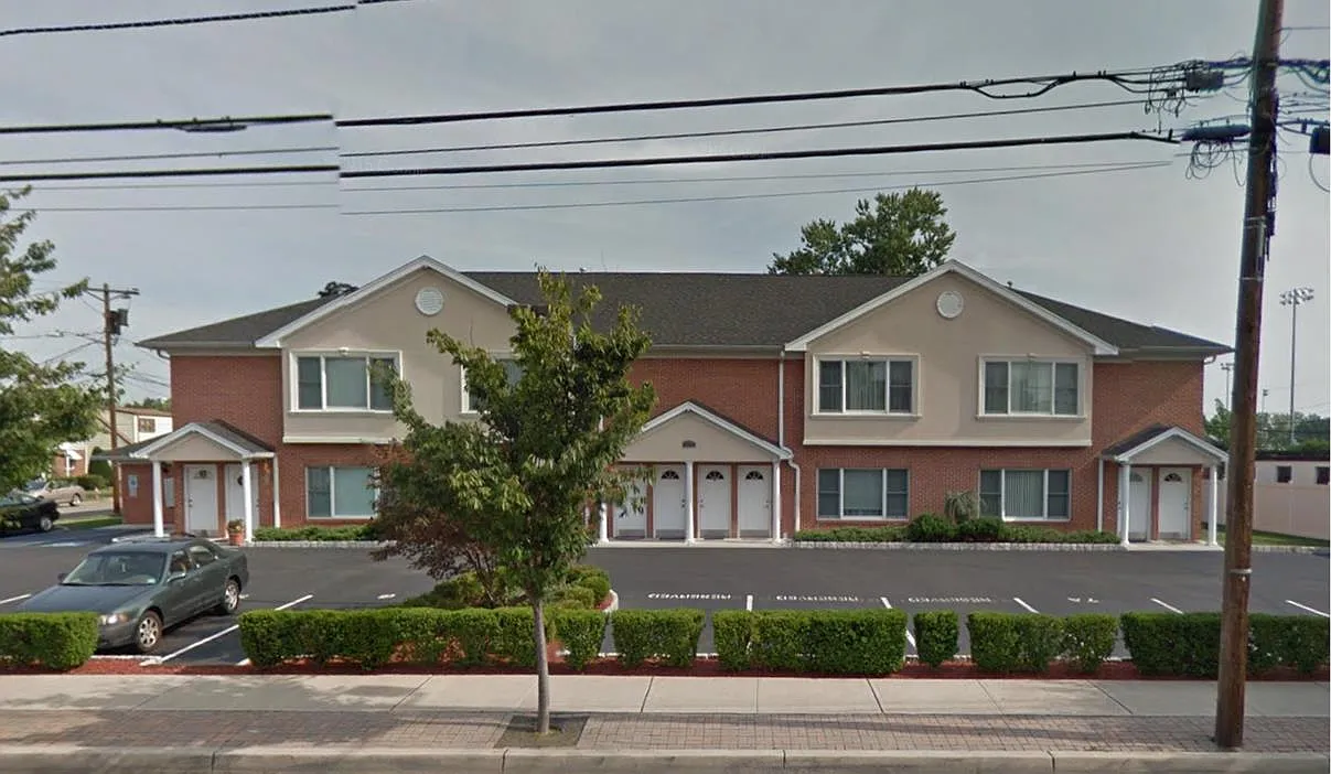 1 bed, $2,000 — Photo 1