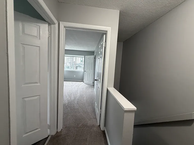 1054 Bank St #30 — Photo 12