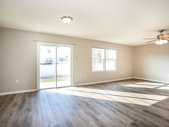 5th image of 2303 Pebble Point Dr